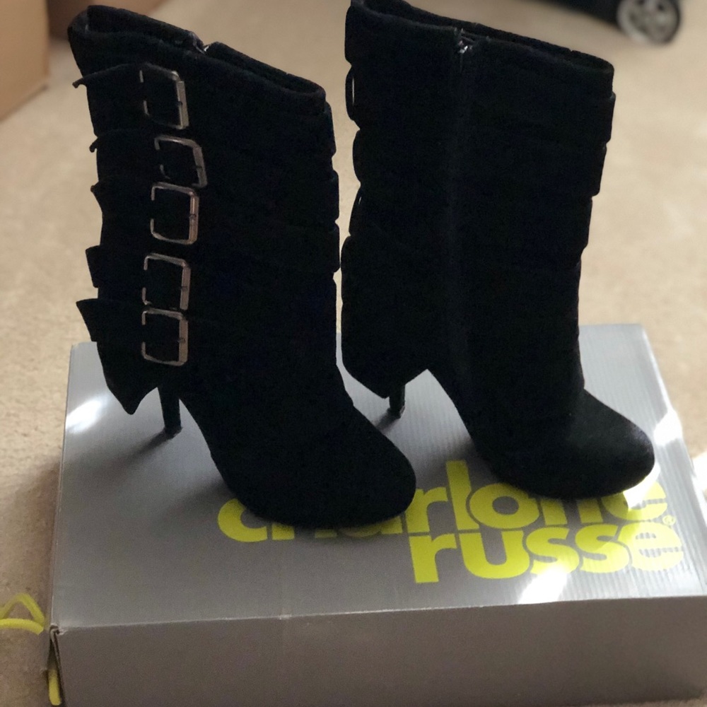 Black boots!